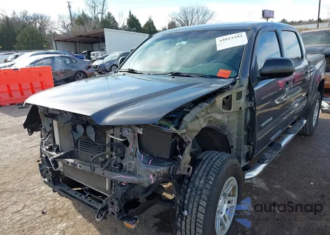 2015 Toyota Tacoma Prerunner V6 z USA, uszkodzony, nr VIN 5TFJU4GN9FX084594